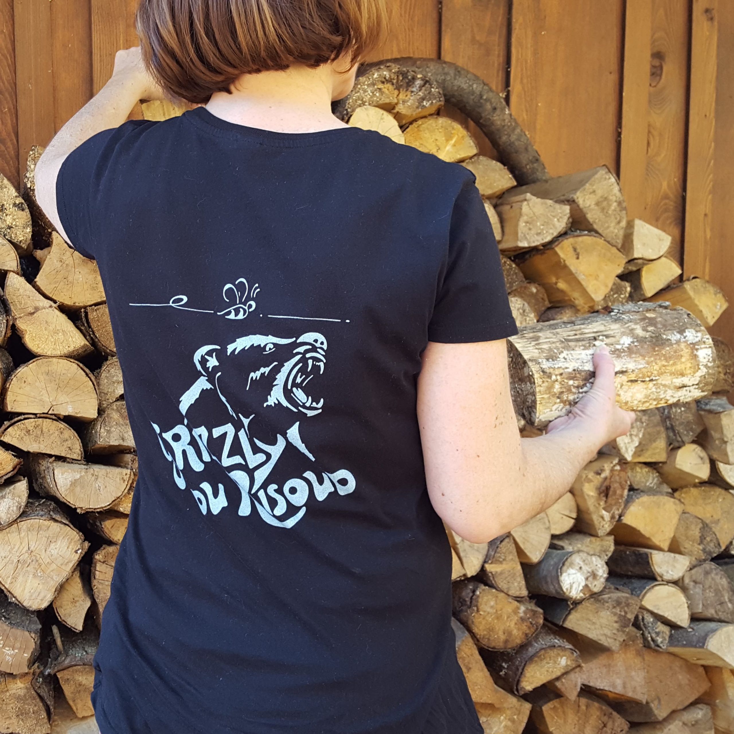 4. Notre univers 1. T-Shirt derrière dame Stéphanie 3. allégée env 600 jpg